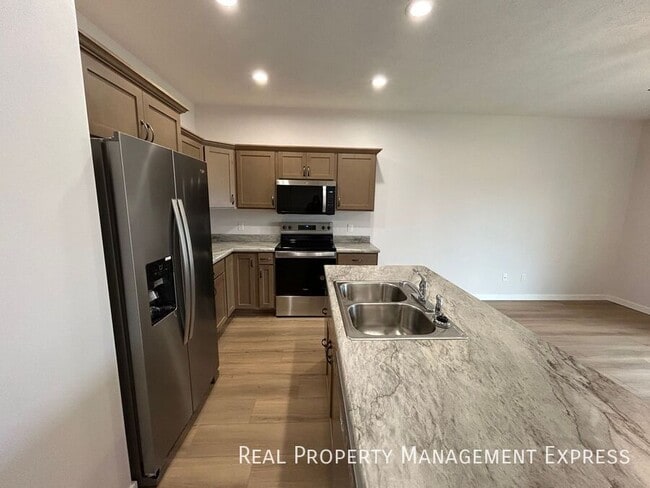 9634 W Tunis Dr