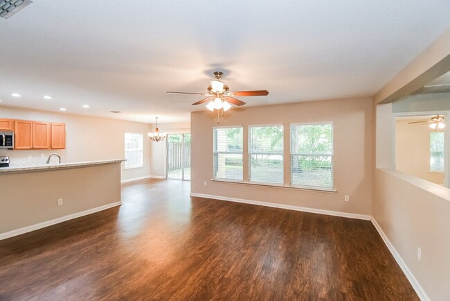 3859 Marsh Bluff Dr