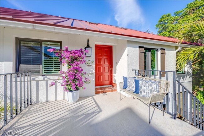 Building Photo - 375 8th Ave S Unit D