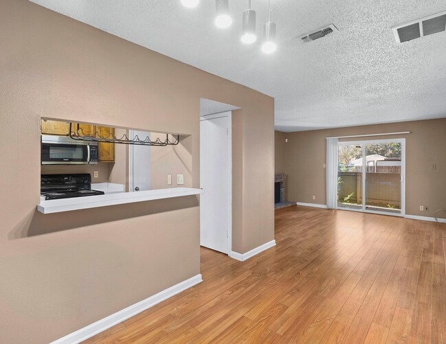 Building Photo - 2935 Nacogdoches-112.34 Unit 112.34