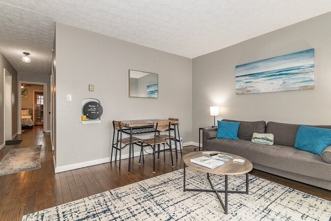 201 3rd St Unit 4