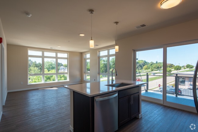 2 HAB, 2 BA - 2B - Luxe Sheboygan Luxury Apartments