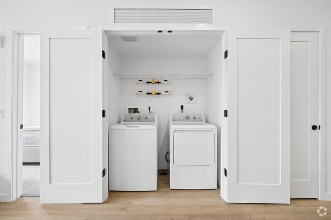 1BR, 1BA - 750SF - Laundry