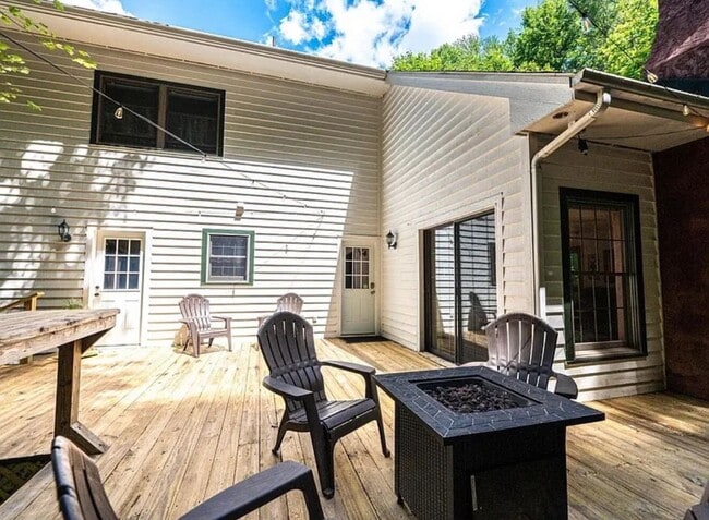 Photo - 159 Creekstone Dr