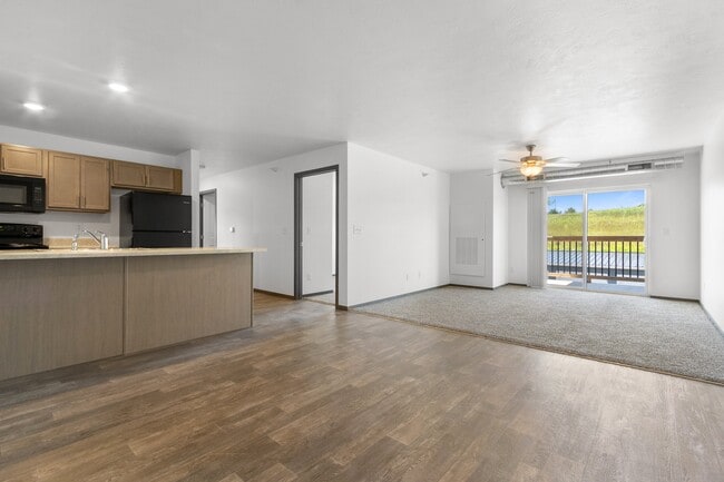 Split Rock Village Apartments & Townhomes