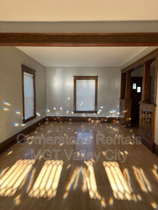 Photo - 141 6th St NW