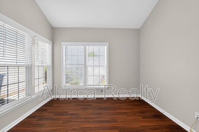 Photo - 4903 Sunburst Ln