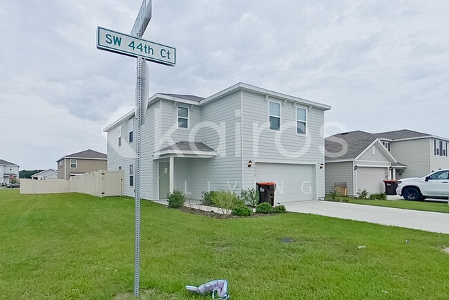 8579 SW 44th Ct