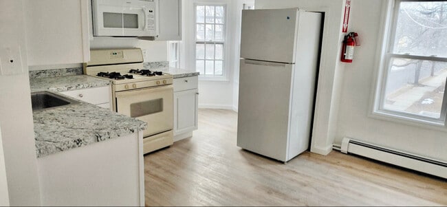 Photo - 301 Somerset St Unit B