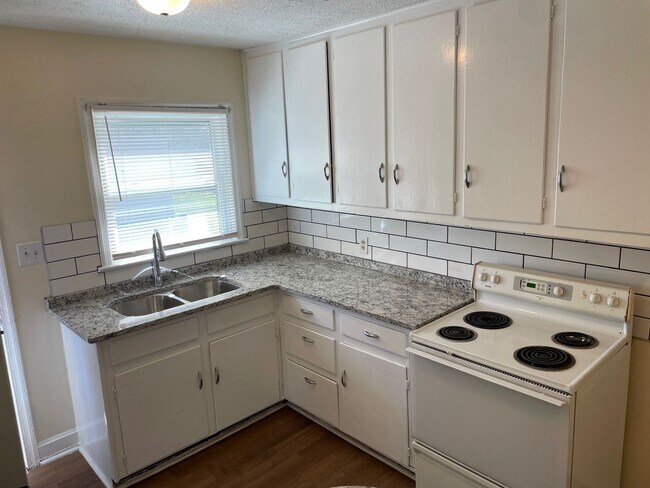 Photo - 1915 Unit 2918-B ARCHDALE RD