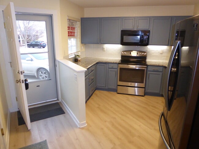 Photo - 1020 Andrews Peak Dr