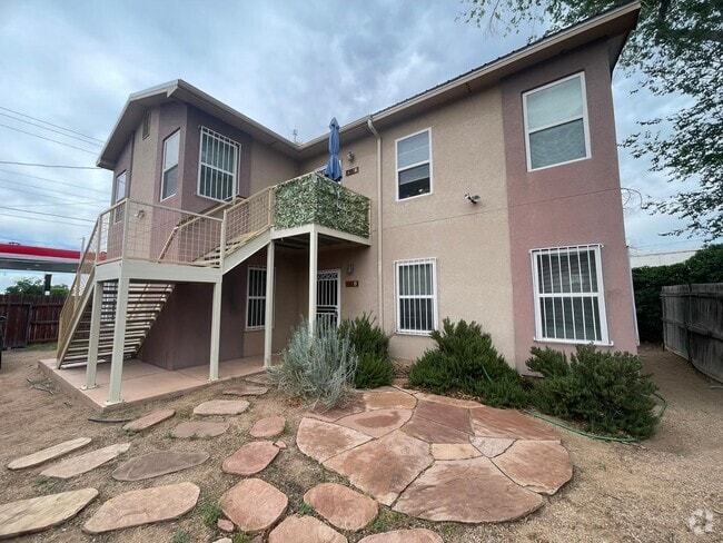 Building Photo - 407 Harvard Dr SE Unit A Rental