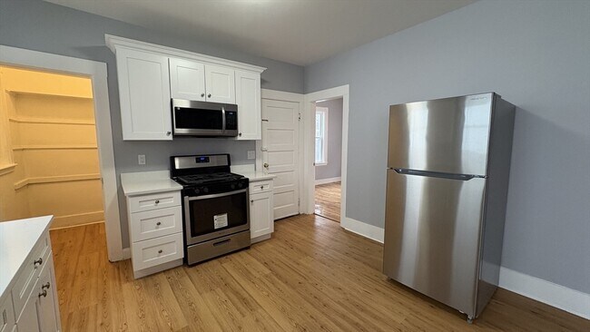 Photo - 190 Sheridan Ave Unit 1