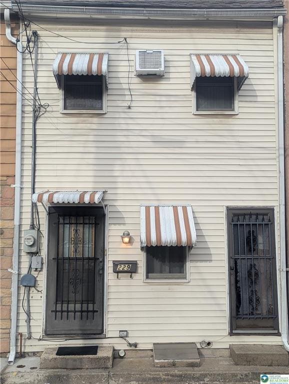 Building Photo - 229 N Peach St