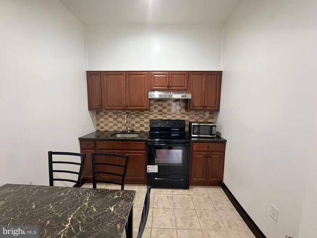 Photo - 4428 Chestnut St