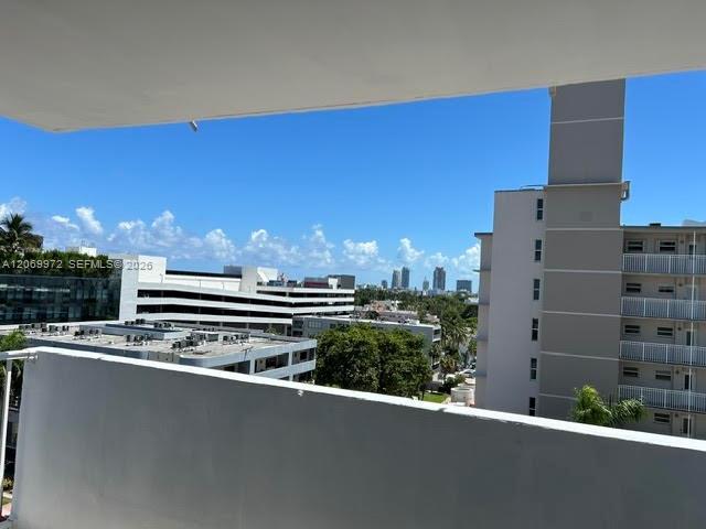 Building Photo - 1331 Lincoln Rd Unit 905