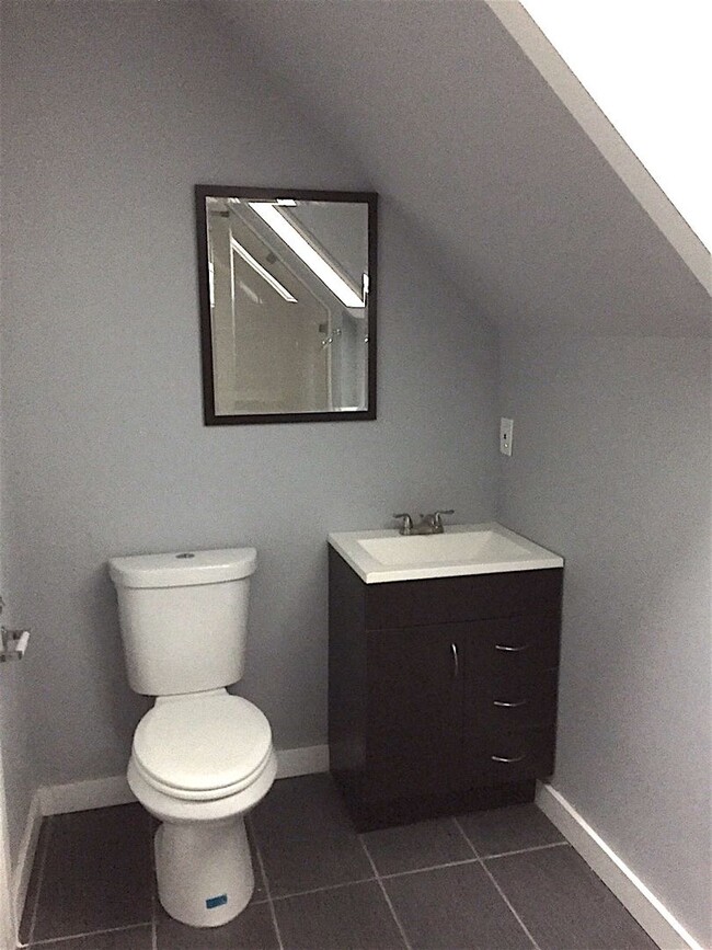 Building Photo - 76 Warren Pl Unit 3rd Fl