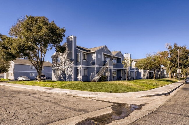 Photo - LOVELY 2 bedroom Condo Ready for Immediate Move in!!