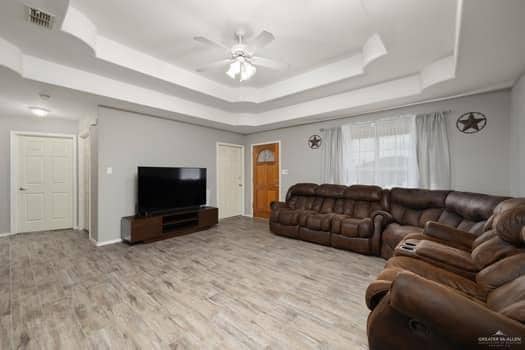 911 Lake View Dr