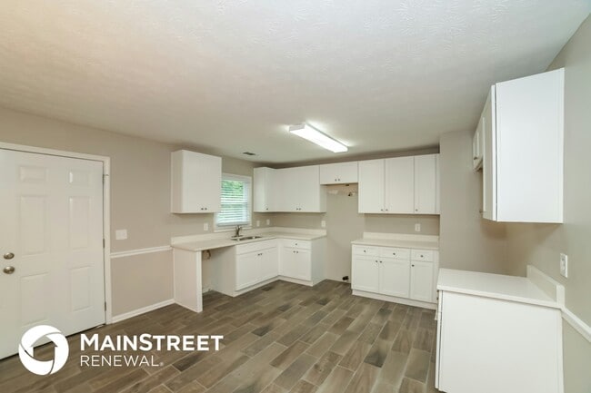 Photo - 8218 Lakeview Dr SW