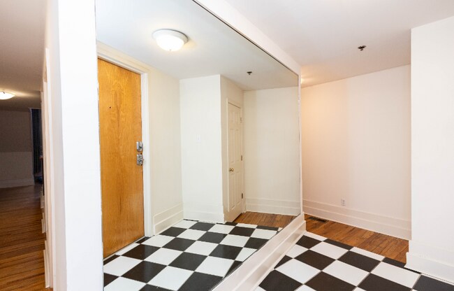 Photo - 523 N Bertrand St Unit 218