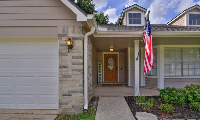 Photo - 9130 Kirkleigh Ln