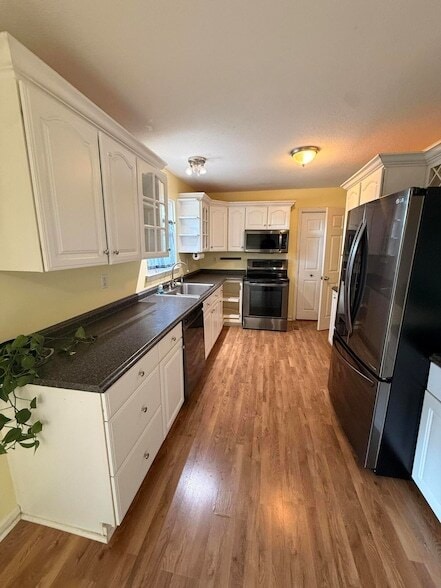 Photo - 1012 Elaine Trail