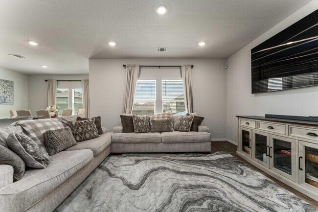 Photo - 3127 Keuka Pk Dr