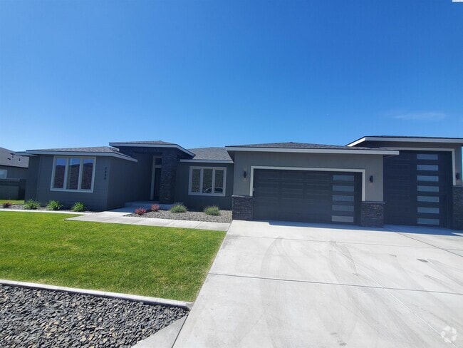 Building Photo - FOR RENT SOUTHCLIFFE Rental