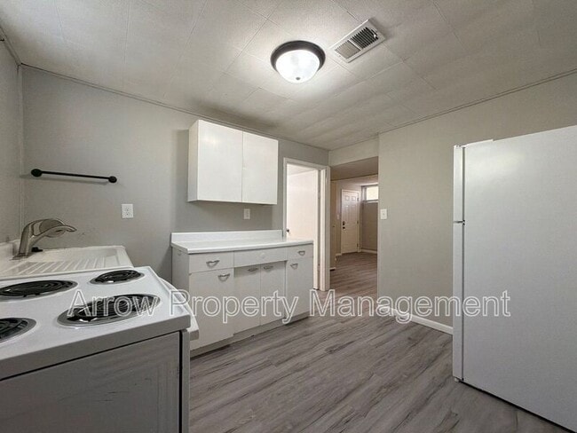 Photo - 2049 Worthington Ave