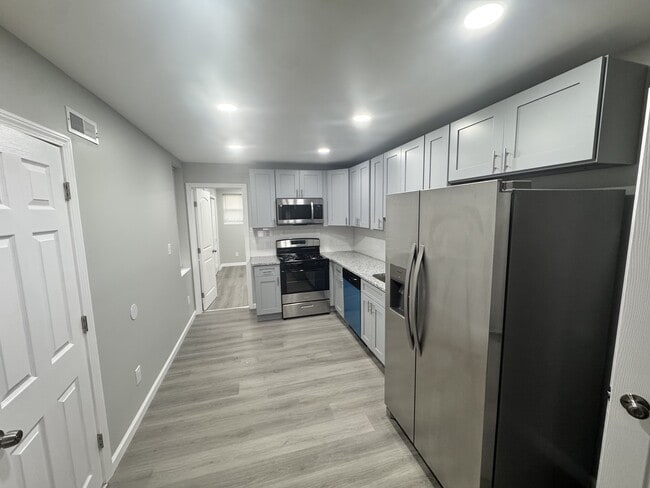 Photo - 3230 N Newkirk St