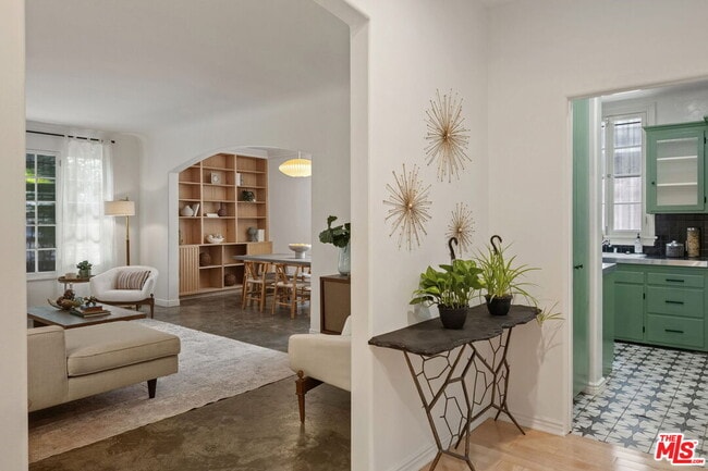 Photo - 1345 Hayworth Ave Unidad 2