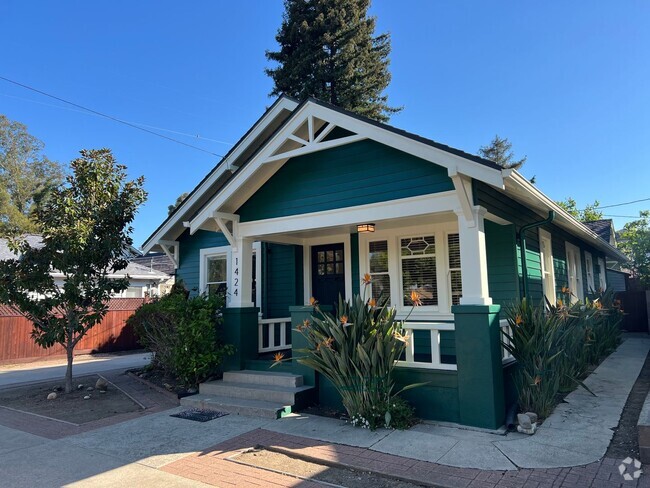 Building Photo - 1424 Toro St Rental