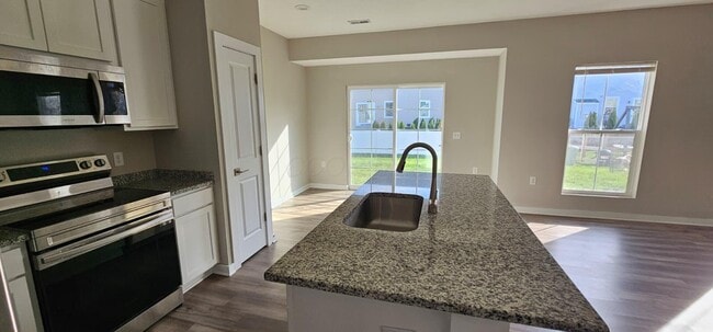 Photo - 125 Lenell Lp