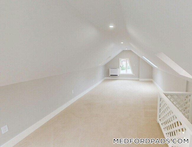 223 Main St Unit 2