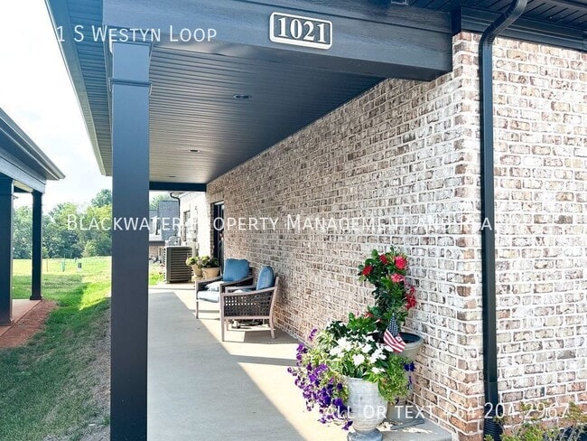 Photo - 1021 S Westyn Lp