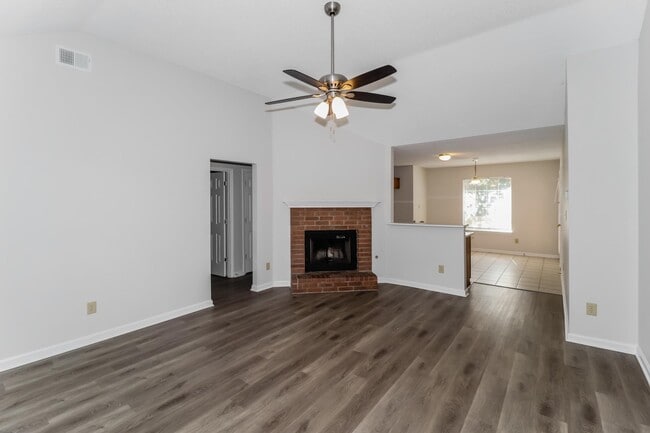 Photo - 7033 Ireland Dr