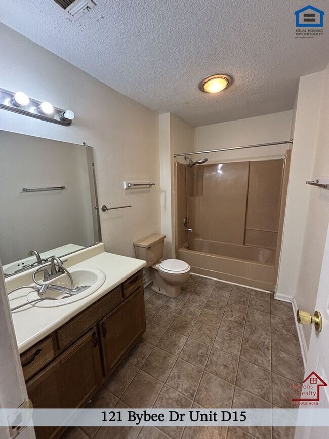 Photo - 121 Bybee Dr