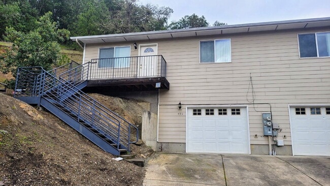 Photo - 499 Maylea Pl