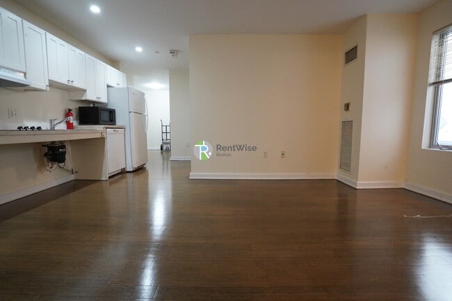 Photo - 40 Boylston St Unit 208