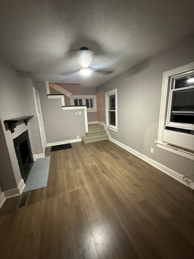 Photo - 718 Randolph St