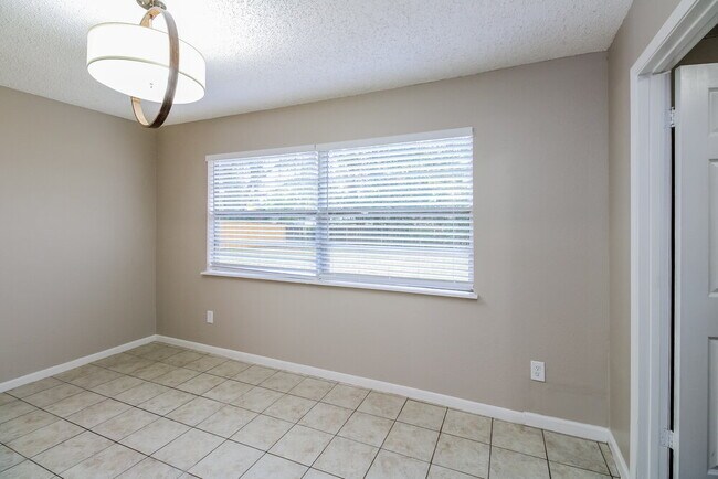 Photo - 2514 Arlex Dr E