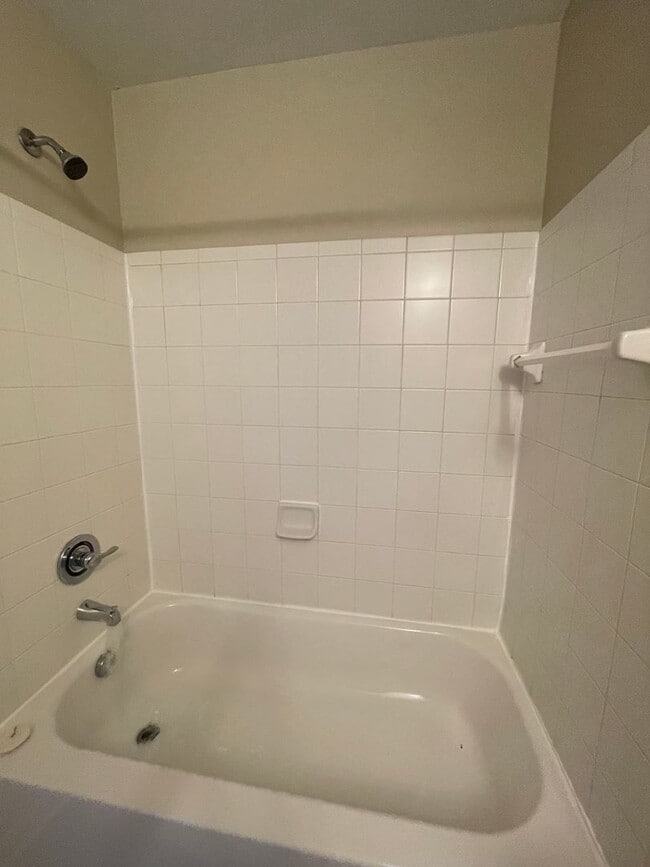 Photo - 18-1825 Whittaker Unit 18-1825 - A