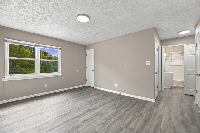 126 Banner St