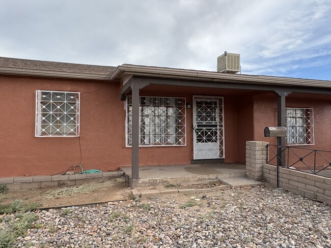 New Paint - 1038 Buena Vista Dr SE Rental