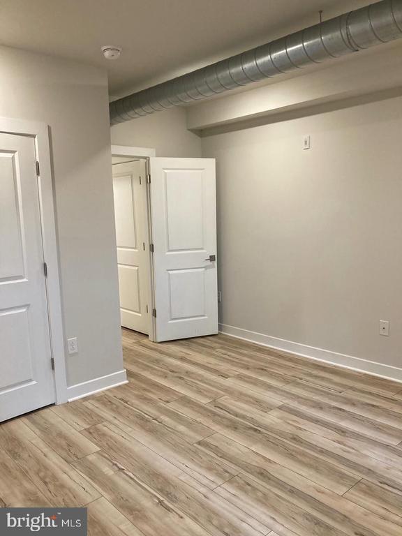 2549 N Front St Unit 1