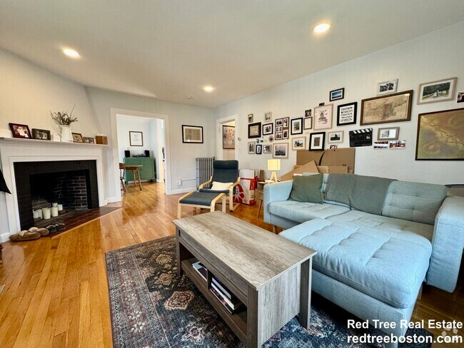 Building Photo - 72 Windsor Rd Unit 1 Rental