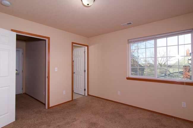 Photo - **August Availability** Nicely updated 3 Bedroom 2.5 Bath with large living / Dining area and att...