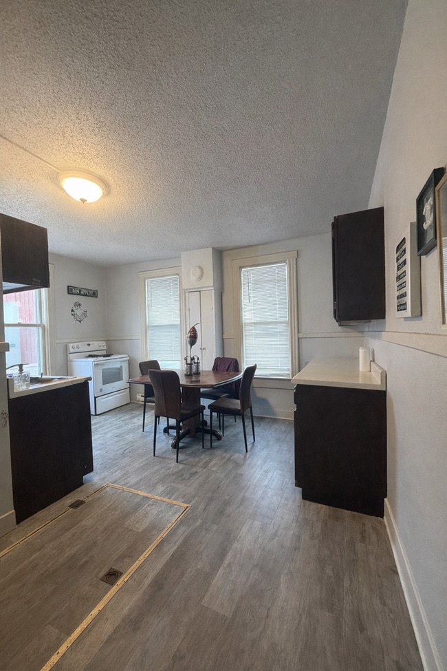 Photo - 907 Forest St Unit 1