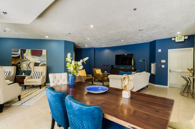 Huning Castle Apartments
